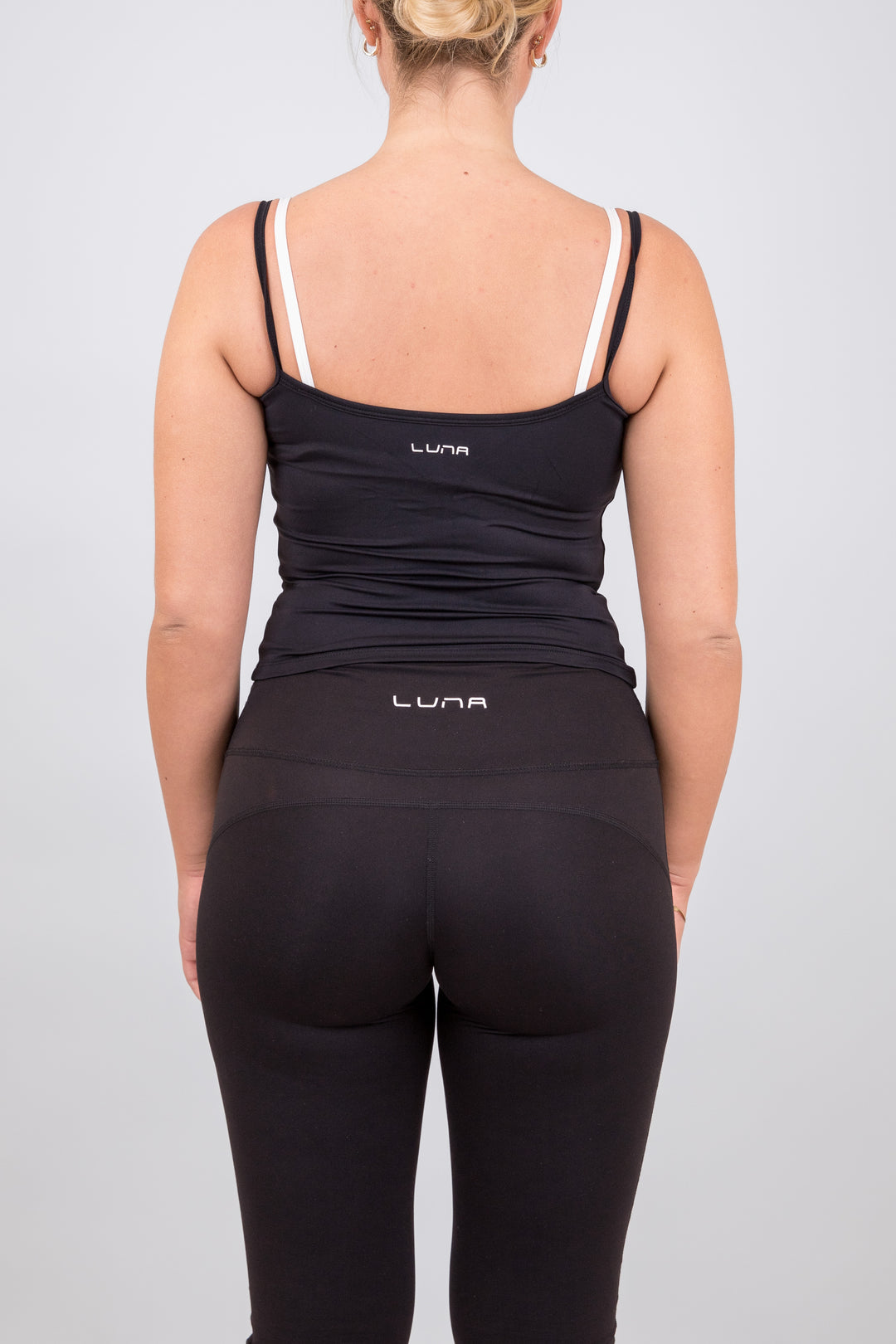 Essence Top Black