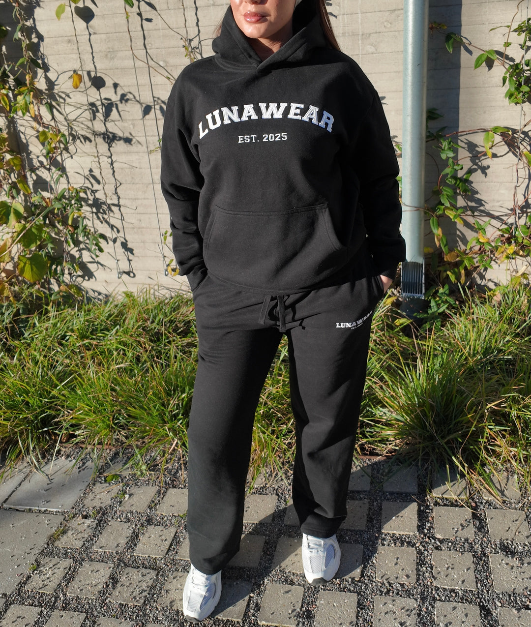 Signature Hoodie - Black